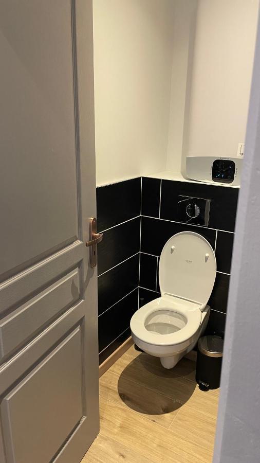 Bienvenue Chez Vous "Appartement Classe 2 Etoiles En Rdc Avec Espace Exterieur Et Parking" Dole Eksteriør billede