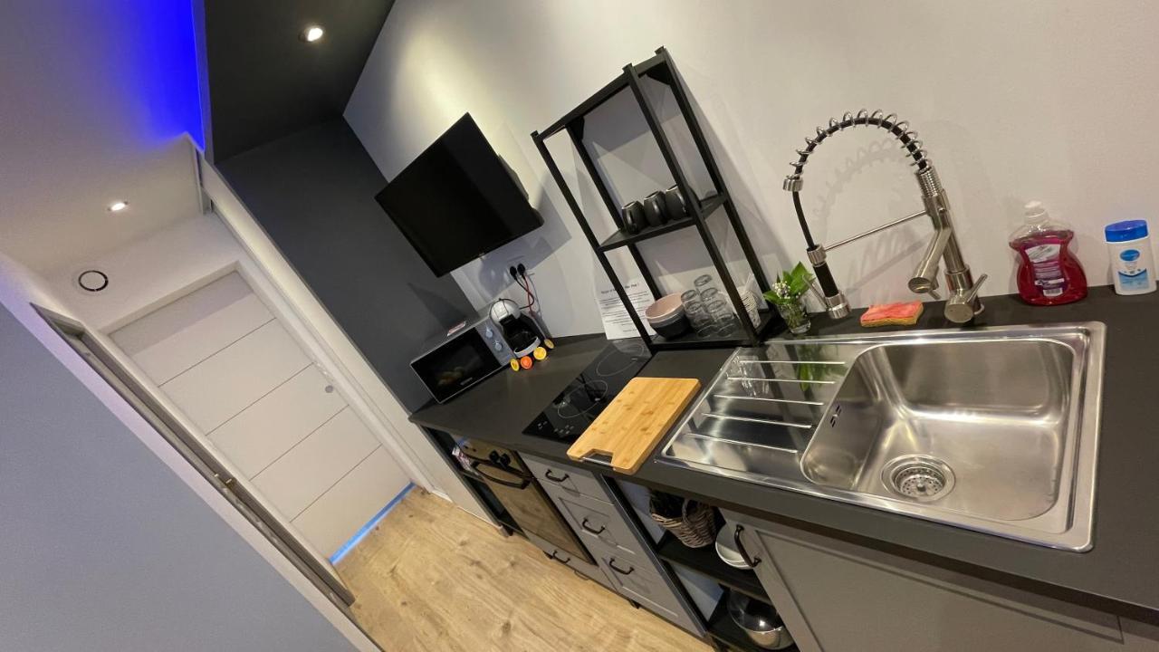 Bienvenue Chez Vous "Appartement Classe 2 Etoiles En Rdc Avec Espace Exterieur Et Parking" Dole Eksteriør billede